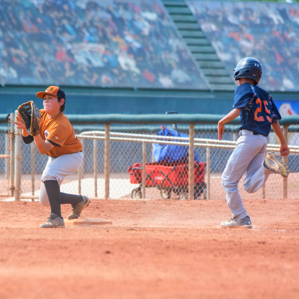 Little league baseball best sale cleats